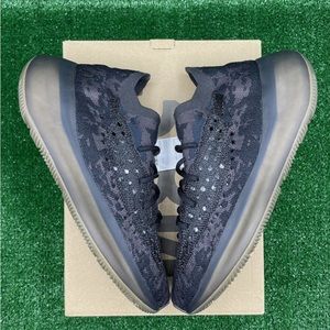 Yeezy aliens size 6.5